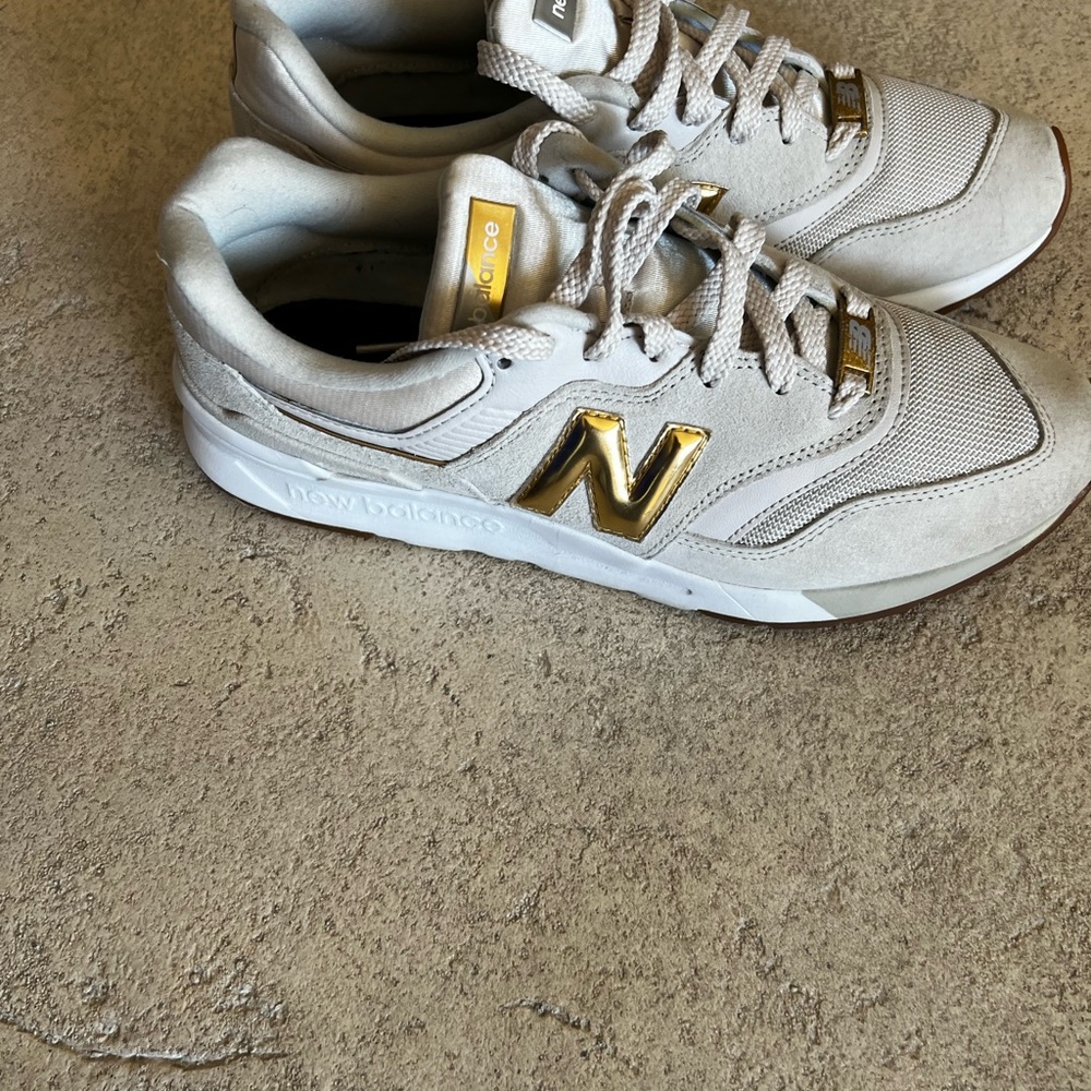 New Balance Women's Sneakers in Gold and White